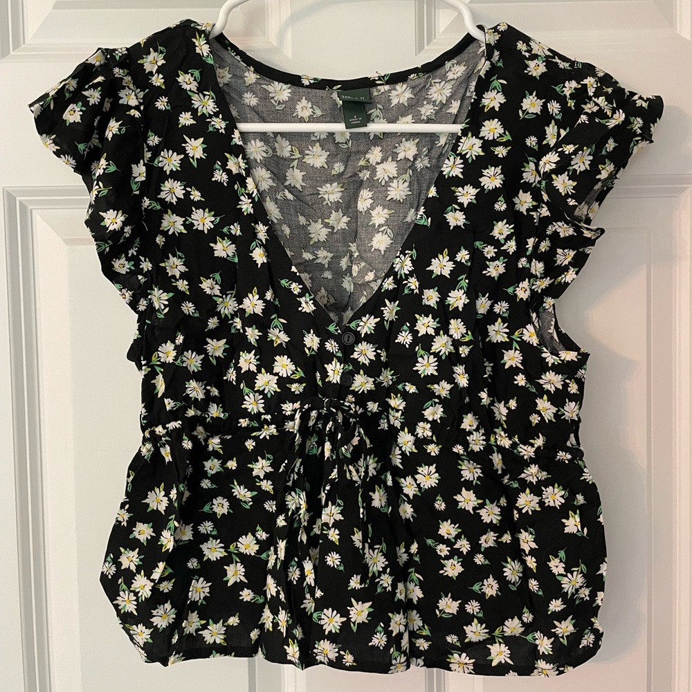 Daisy patterned top